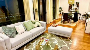 Living area - Villa located within Cypress Lakes Resort with Free Wine Tasting (Pokolbin)