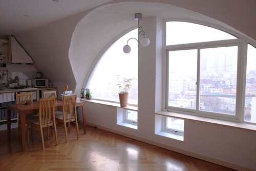 HBC Loft - Near Seoul Station, Itaewon, Center of Seoul