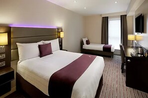 Room - Premier Inn Banbury Town Centre Hotel (Banbury)
