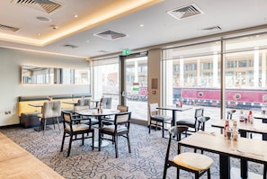 Dining - Premier Inn Banbury Town Centre Hotel (Banbury)