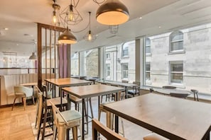 Dining - Premier Inn Edinburgh City Centre Hotel (Edinburgh)