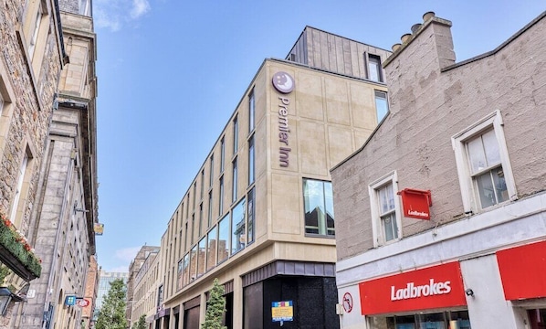 Exterior - Premier Inn Edinburgh City Centre Hotel (Edinburgh)