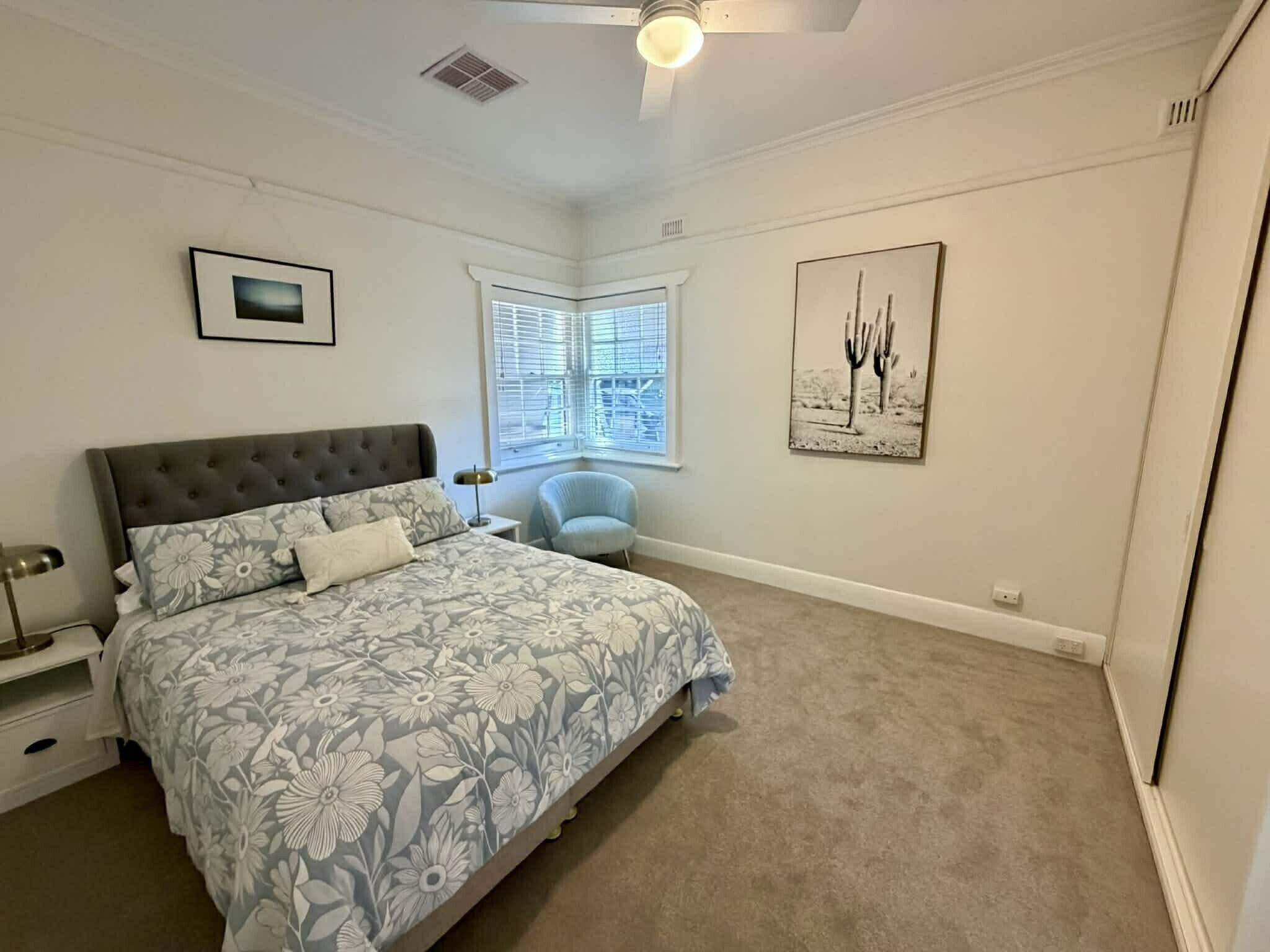 2 bedrooms, iron/ironing board, travel cot, free WiFi