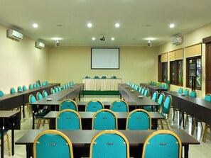 Meeting facility - Hotel Dana Solo (Surakarta)