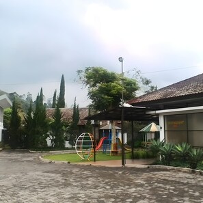 Children's area - New Mountain Springs Hotel & Resort (Lembang)