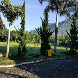 Halaman properti
