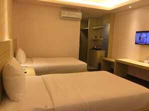 Room - Grand Vilia Hotel (Langgur)
