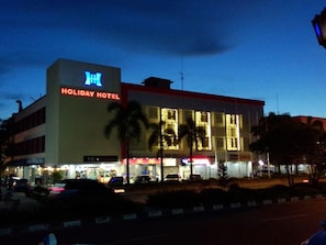 Exterior - Holiday Hotel Batam (Batam)