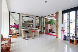Lobby - Victoria INN (Manado)
