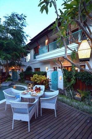 Outdoor dining - Kama Village By Nakula (Denpasar)