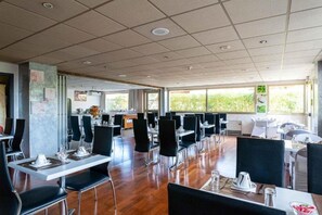 Dining - Adonis Cannes (Le Cannet)