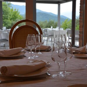 Dining - Hotel Riu Fluvia (Olot)