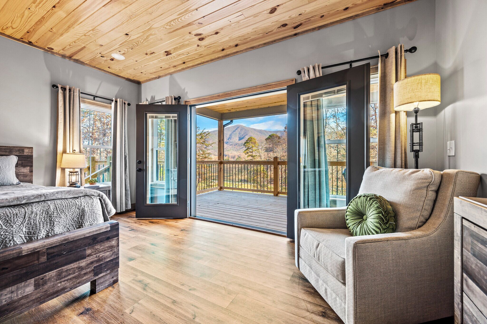 3 chambres, fer et planche à repasser, accès au Wi-Fi (inclus)