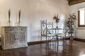 Dining - Mansarda Magritte (Venice)