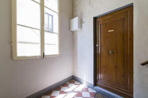 Interior - Lambertesca Mono (Florence)