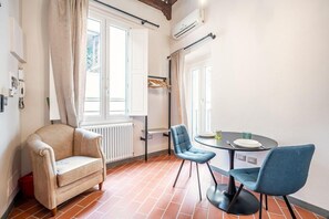 Interior - Lambertesca Mono (Florence)