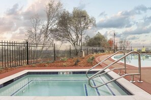 Pool - Springhill Suites by Marriott Auburn (Auburn)