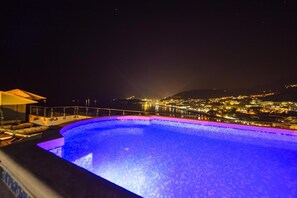 Piscina all'aperto