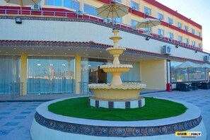 المنشأة من الخارج