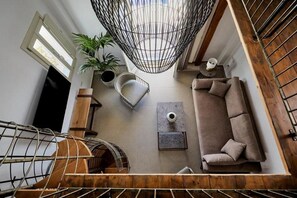 Interior - Sea Breeze Santorini Beach Resort, Curio by Hilton (Santorini)