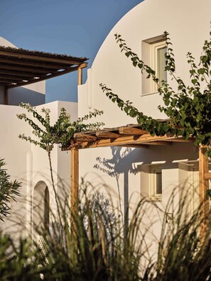 Exterior - Sea Breeze Santorini Beach Resort, Curio by Hilton (Santorini)