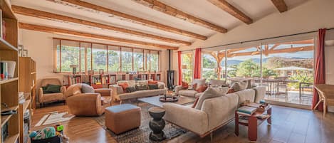 リビング エリア