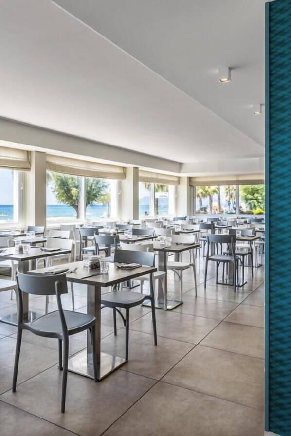 Dining - Hotel Centosedici (Terracina)