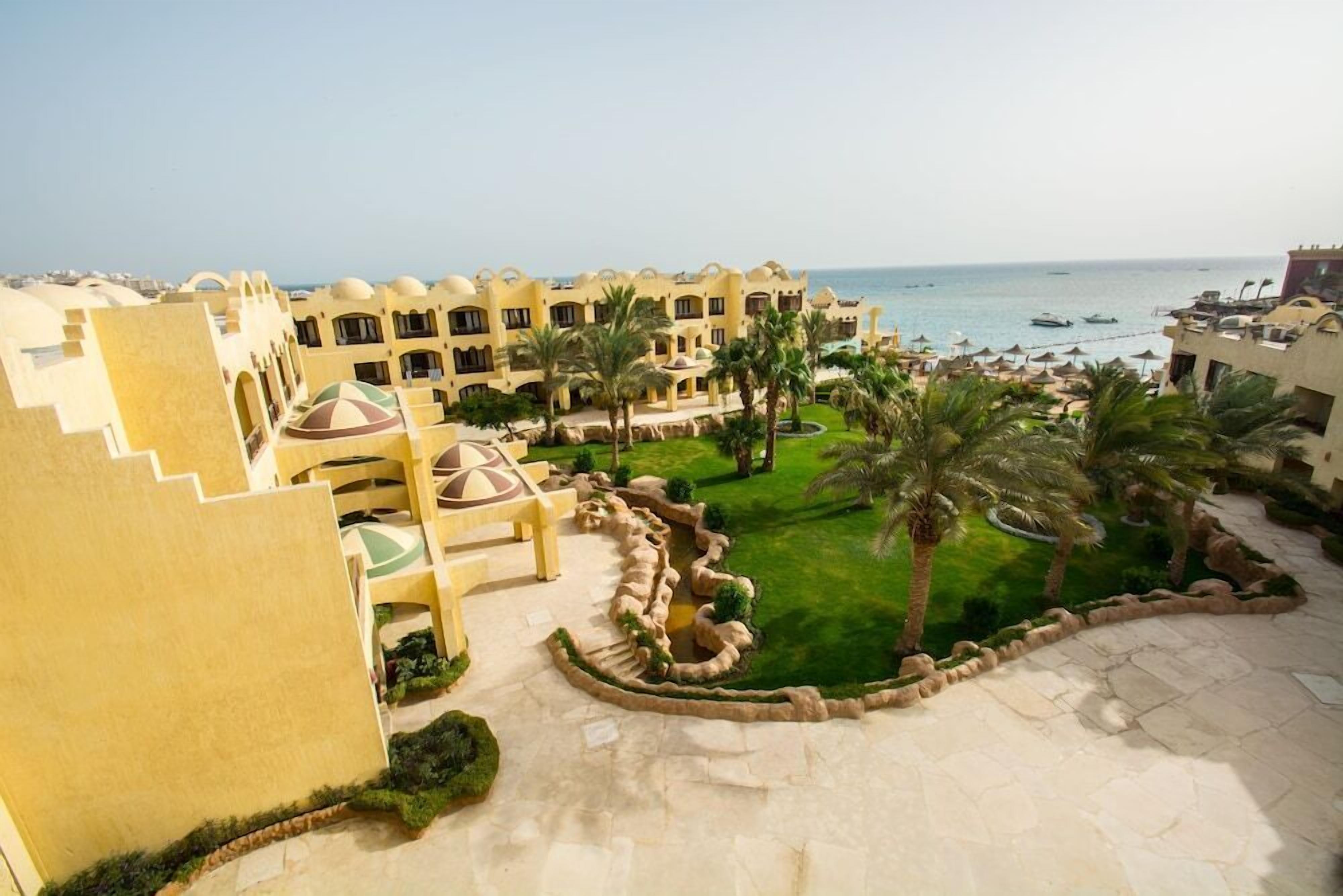 المنشأة من الخارج