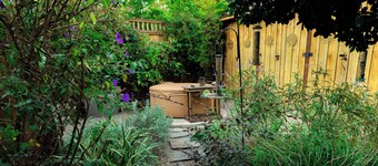 Berkeley Retreat w/ Chef’s Kitchen & Hot Tub