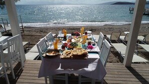 屋外ダイニングエリア