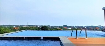 Front One King Hotel Tuban