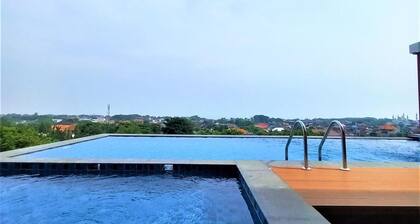 Front One King Hotel Tuban