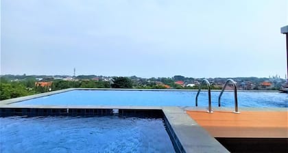 Front One King Hotel Tuban