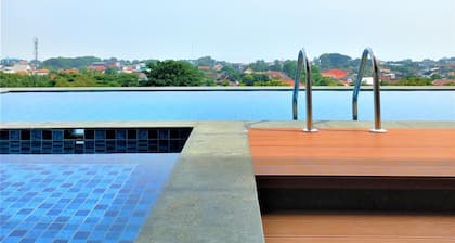 Front One King Hotel Tuban