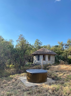 Property grounds - Sani Lodge Backpackers (Himeville)