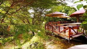 Khu ẩm thực ngoài trời