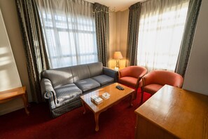 Living area - Kindi Suites Hotel (Amman)