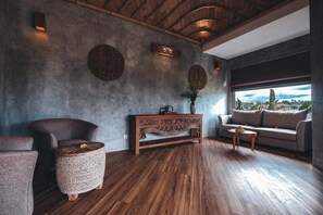 Living area - The Wakanda Ubud A Pramana Experience (Sukawati)