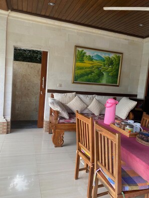 Dining - Bali Breeze Bungalows (Ubud)