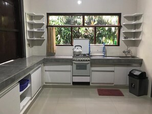 Private kitchen - Bali Breeze Bungalows (Ubud)