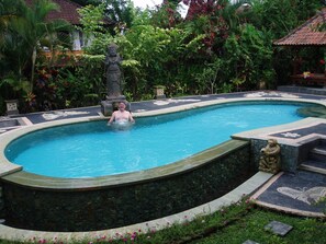 Outdoor pool - Bali Breeze Bungalows (Ubud)