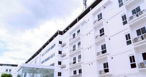Exterior - The White Hotel By Charoensri (Udon Thani)