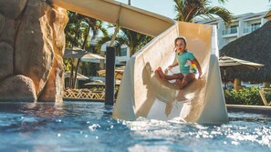 Outdoor pool - Marival Emotions Resort & Suites Riviera Nayarit by Mercure (Nuevo Nayarit)