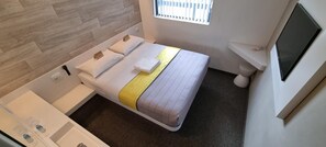 Room - Check Inn Hotel (Cape Town)