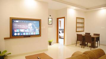 Deluxe Twin Room, Balcony, Mountain View | Interior