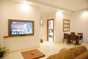 Deluxe Twin Room, Balcony, Mountain View | Interior - Blue Vista Residancy (Kalpetta)