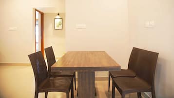 Departamento estándar, vista a la montaña | Restaurantes