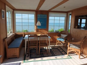 Dining - Here you live almost on the beach (Allingåbro)
