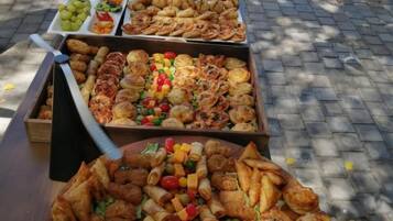 Tempat makan outdoor