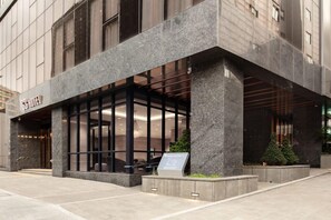 Exterior detail - G3 Hotel (Seoul)